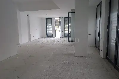 Negozio in affitto, Viale Gianluigi Bonelli, Roma