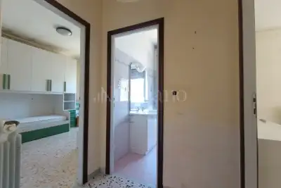 Casa in vendita, Via Varese, Anzio