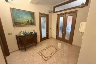 Casa in vendita, Via Virgilio, Pomezia