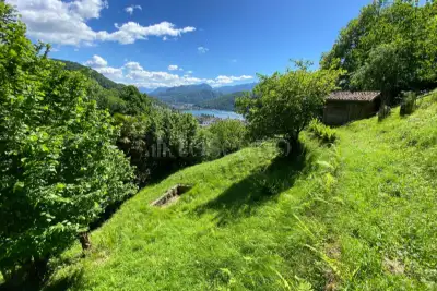 Casa Indipendente in vendita, Via Rovo, Cadegliano-Viconago