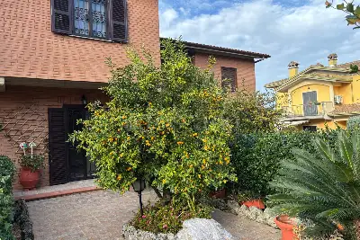 Villino a Schiera in vendita, Via Taro, Mentana