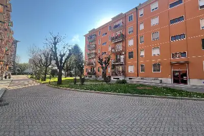 Casa in vendita, Via Lorenteggio, Milano