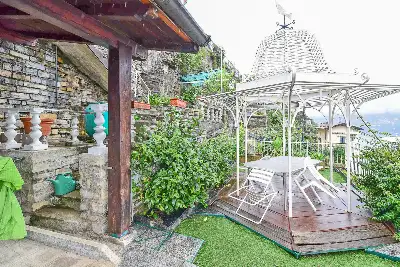 Casa Indipendente in vendita, Via Sassello, Carate Urio, Carate Urio