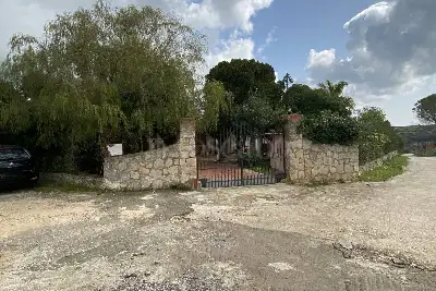 Casa Indipendente in vendita, Via Umberto Saba, Melilli