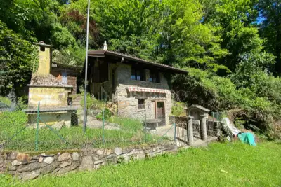 Casa Indipendente in vendita, Via Rovo, Cadegliano-Viconago