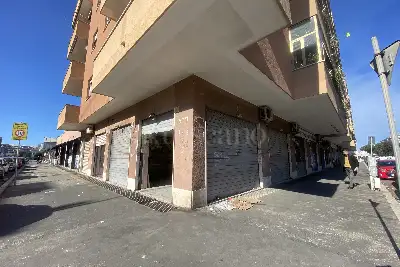 Negozio in vendita, Via Costanzo Casana, Roma