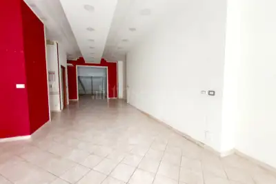 Negozio in affitto, Viale Commenda, Brindisi