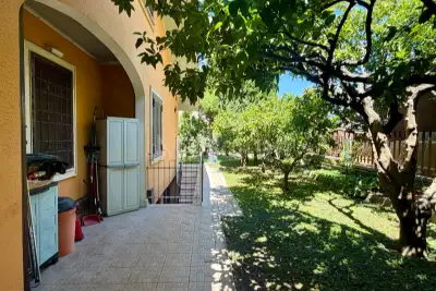 Villino a Schiera in vendita, Via della Marranella di Marino, Roma
