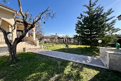 Villa in vendita, Via Elini, Fiumicino