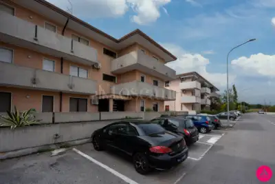 Casa in vendita, Via Monte Raut, Cordenons