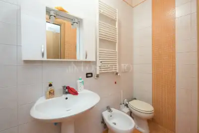 Casa in vendita, Via Apuania, Roma