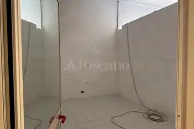 Negozio in affitto, Via del Ponte delle Sette Miglia, Roma