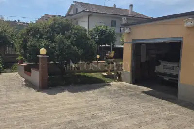 Casa Indipendente in vendita, Via Puccini, Montesilvano