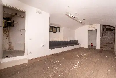 Negozio in vendita, Via Gerolamo Tiraboschi, 6, Milano