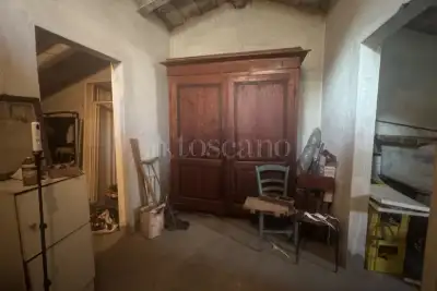Casa Indipendente in vendita, Via dell'Alloro, Prato