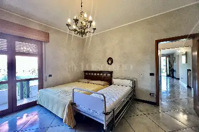 Villa in vendita, Via Pratomaggiore , Desenzano del Garda