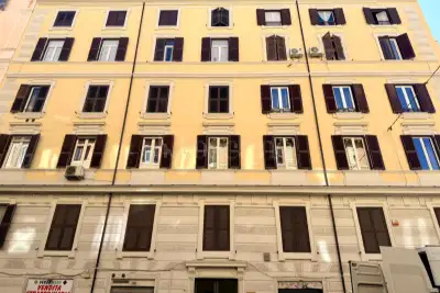 Casa in vendita, Via Santamaura, Roma
