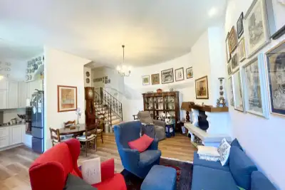 Casa Indipendente in vendita, Piazza Alessandro Manzoni, Monterotondo