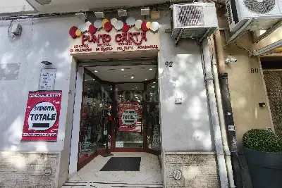 Negozio in affitto, Viale Commenda , Brindisi