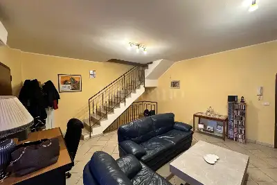 Villino a Schiera in vendita, Via Roma, San Pietro Clarenza