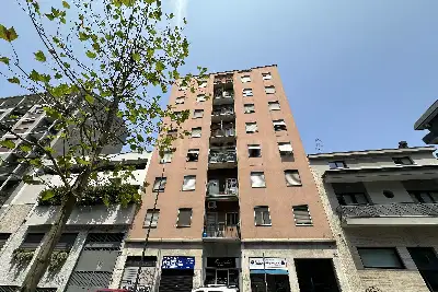 Casa in vendita, Via Lorenteggio, Milano