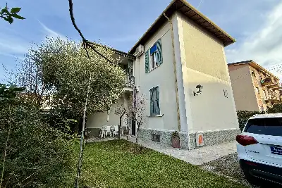 Villa Bifamiliare in vendita, Via Crotte, Brescia