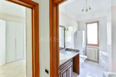 Casa in vendita, Via Vecchia Regina, Laglio