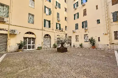 Casa in vendita, Via di San Giovanni in Laterano, Roma