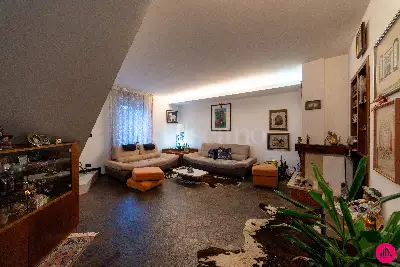 Villino a Schiera in vendita, Via Attimis, Udine