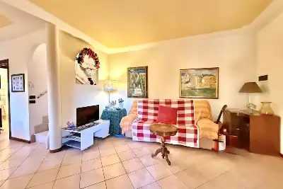 Villino a Schiera in vendita, Vicolo Brolo, Ponti sul Mincio