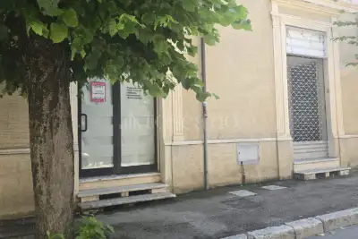 Negozio in affitto, Via Cesare Battisti, Avezzano