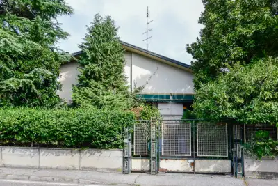 Villa in vendita, Via Manfredini, Cadorago
