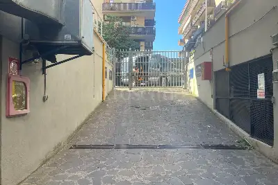 Box in vendita, via corrado del greco, Roma