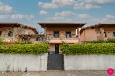 Villino a Schiera in vendita, Via della Chiesa, Prata di Pordenone