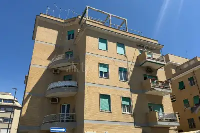 Casa in vendita, Via San Pier Damiani, Roma