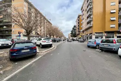 Negozio in vendita, Via Scribonio Curione, Roma