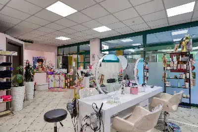 Negozio in vendita, Via Statale, Marchirolo