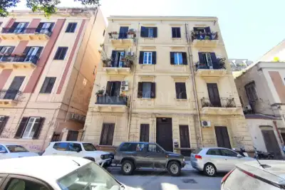 Palazzo in vendita, Via Domenico Costantino, Palermo