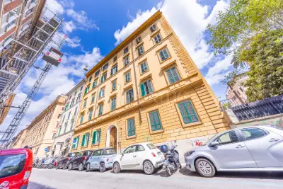 Casa in vendita, Via Castelfidardo, Roma