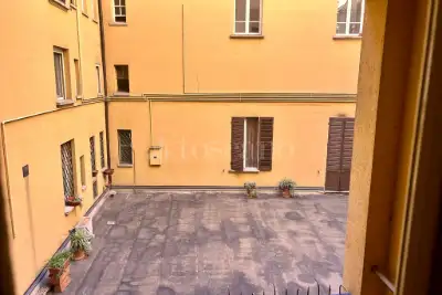 Casa in affitto, Via Ugo Bassi, Bologna