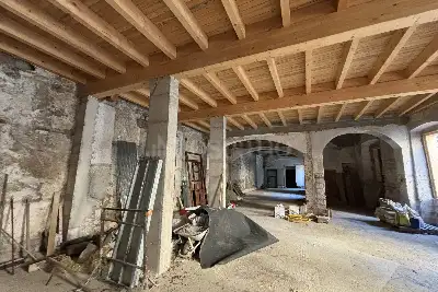 Casa Indipendente in vendita, Via Foscolo, Erba