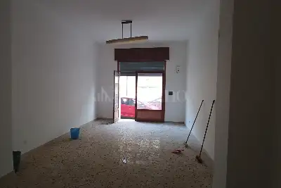 Negozio in affitto, Via Vespri, 61, Valderice