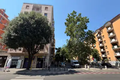 Casa in vendita, Via Tuscolana, Roma