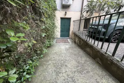 Magazzino in vendita, Via Giovanni da Procida, Milano