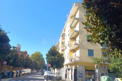Casa in vendita, Via Luchino dal Verme, Roma