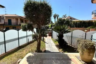 Villa Bifamiliare in vendita, Via Luigi Capuana, Aci Sant'Antonio