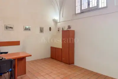 Negozio in vendita, Piazza Santa Maria degli Angeli, Napoli