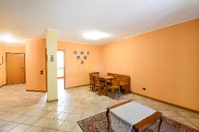 Casa in vendita, Via Riazzolo, Erba