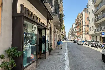 Negozio in vendita, Via Carulli , Bari