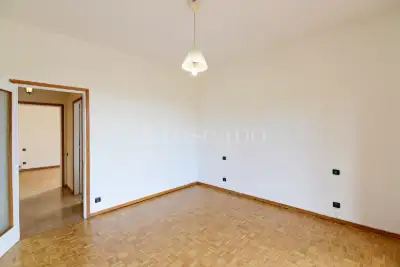 Casa in vendita, Via Muggiò, Como